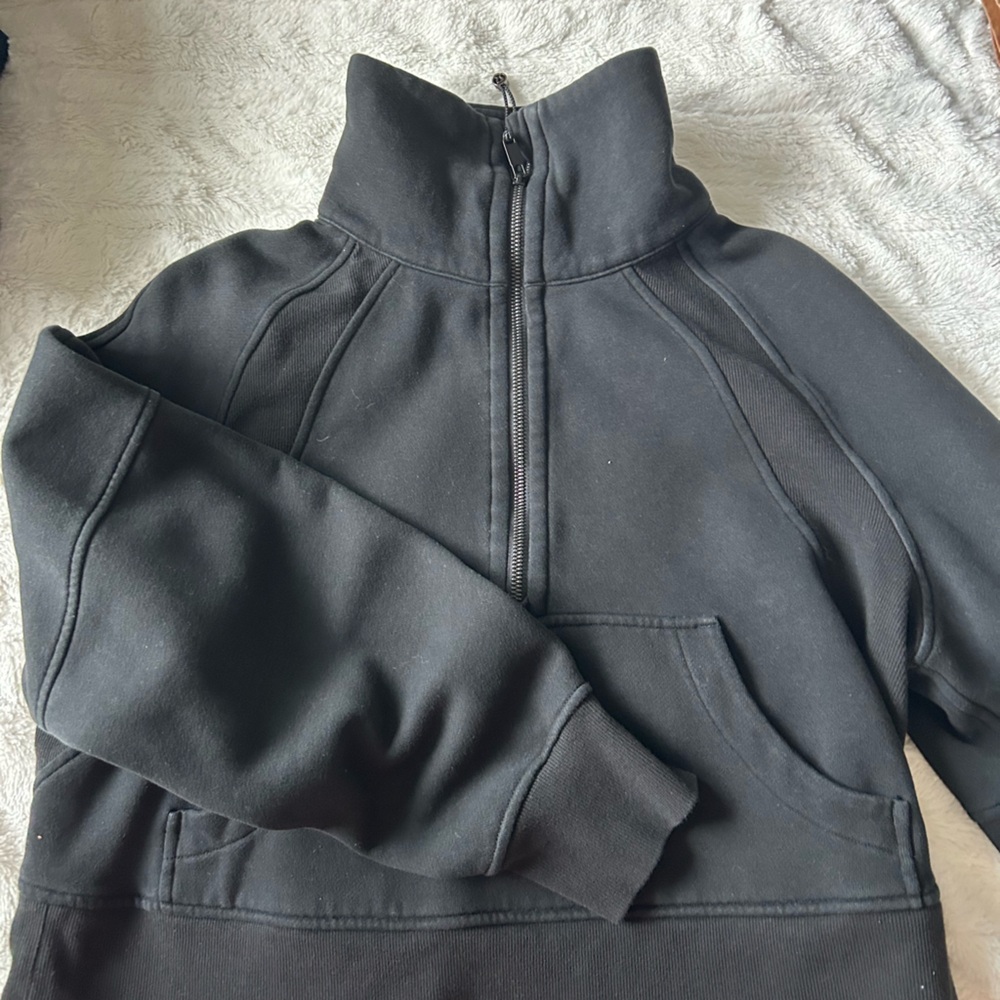 Black Lululemon Scuba